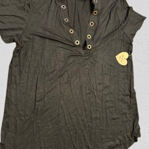 Choker V Neck T-shirt with Metal Eyelets  4237  NWT Boutique - Picture 6 of 11